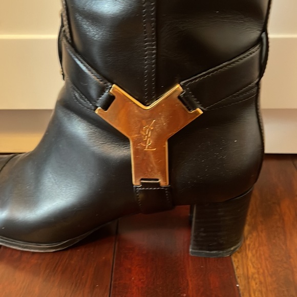 Knee high Yves st laurent boots. - Picture 2 of 4